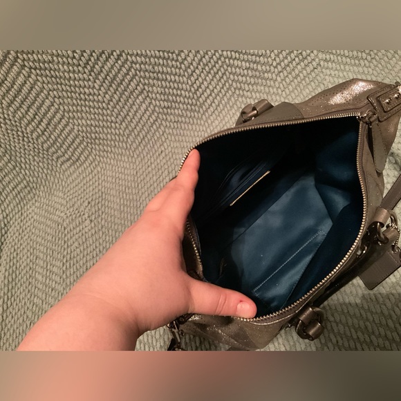 RARE EUC COACH METALLIC SILVER SHOULDER BAG. - Picture 11 of 11